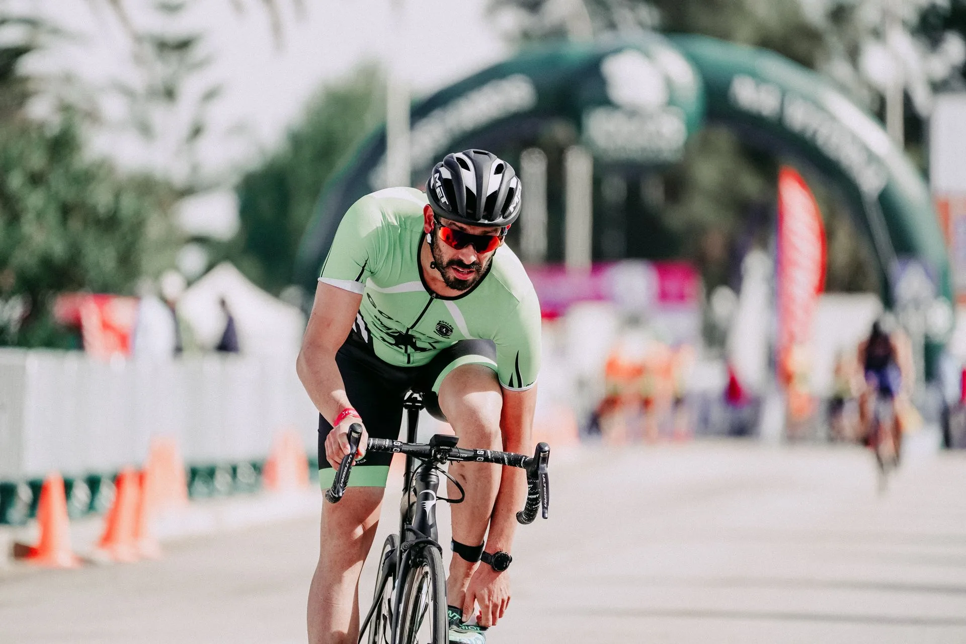 Ironman distance: triatlet på cykelruten under et triatlonstævne