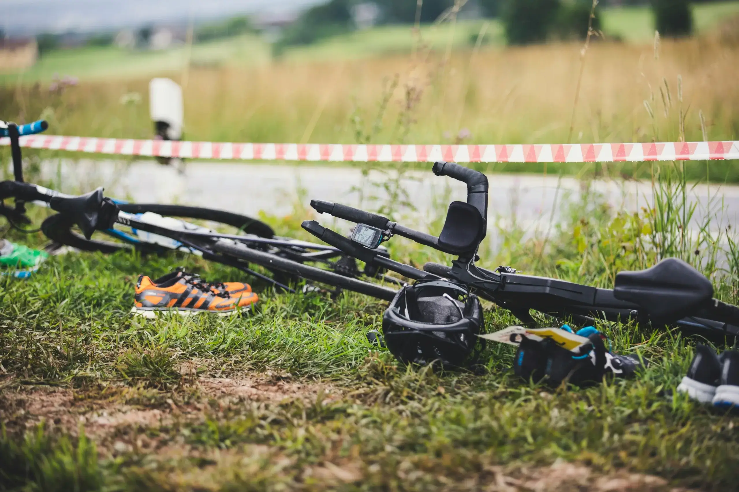 Udstyrstjek og struktur før triathlon-konkurrence – klargøring af gear og hoved.